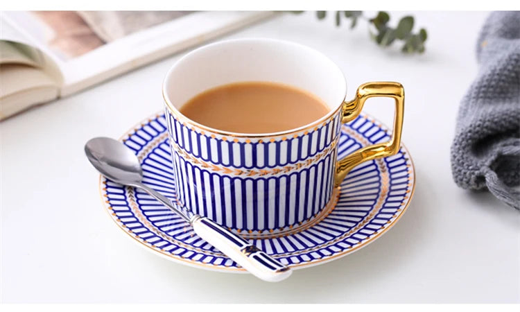 Tasse à Café Porcelaine Fine avec Soucoupe et Cuillère 200ml