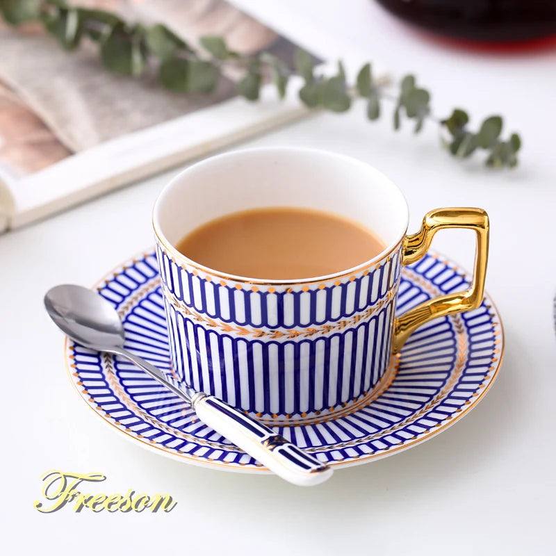 Tasse à Café Porcelaine Fine avec Soucoupe et Cuillère 200ml