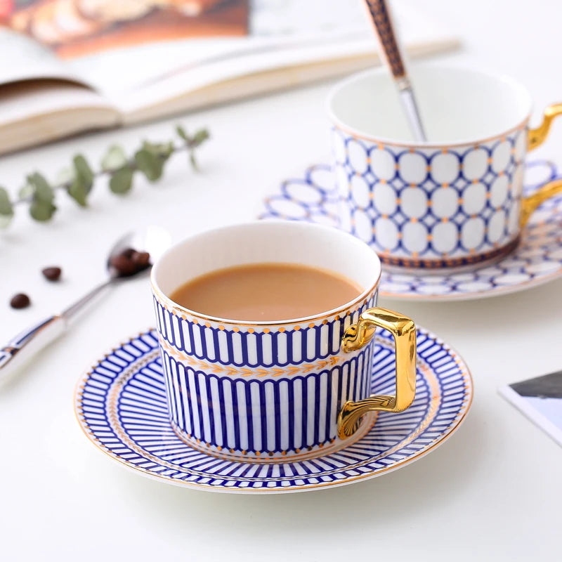 Tasse à Café Porcelaine Fine avec Soucoupe et Cuillère 200ml
