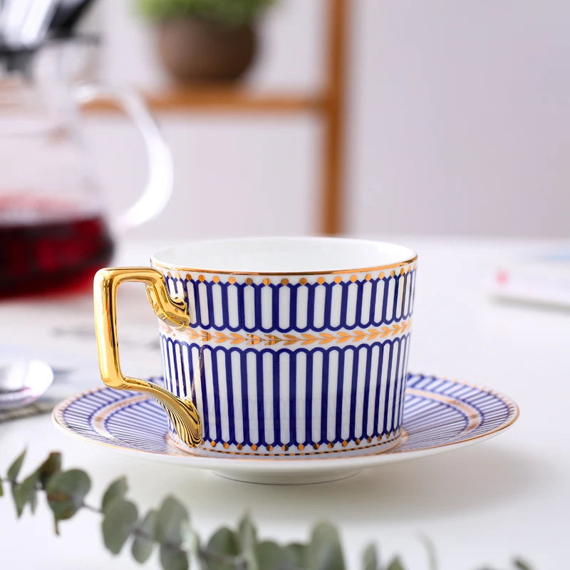 Tasse à Café Porcelaine Fine avec Soucoupe et Cuillère 200ml