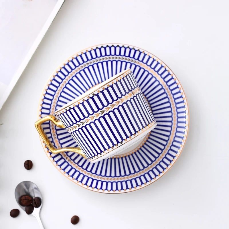 Tasse à Café Porcelaine Fine avec Soucoupe et Cuillère 200ml
