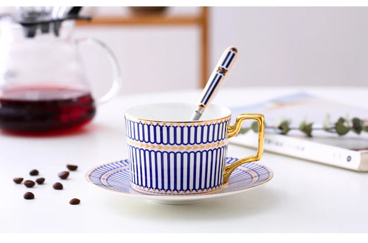 Tasse à Café Porcelaine Fine avec Soucoupe et Cuillère 200ml