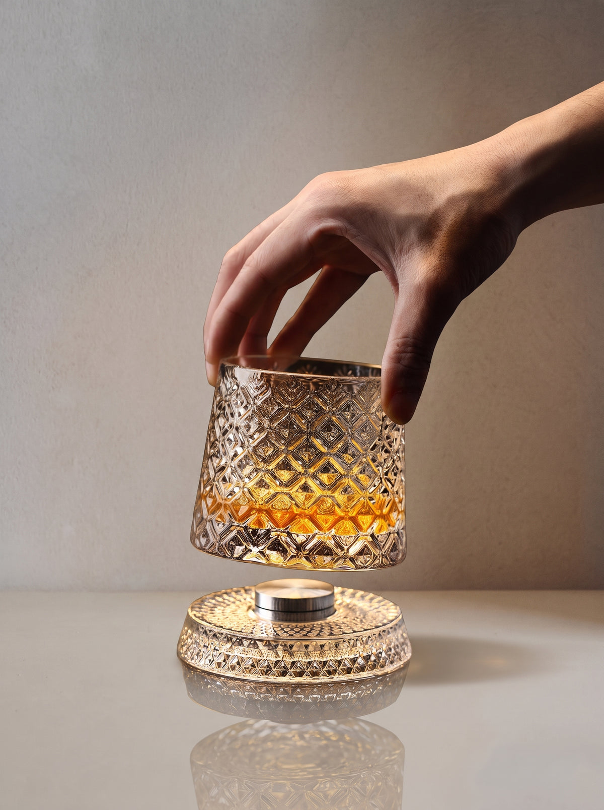 Verre à Whisky Rotatif à Base Tournante 360 Degrés