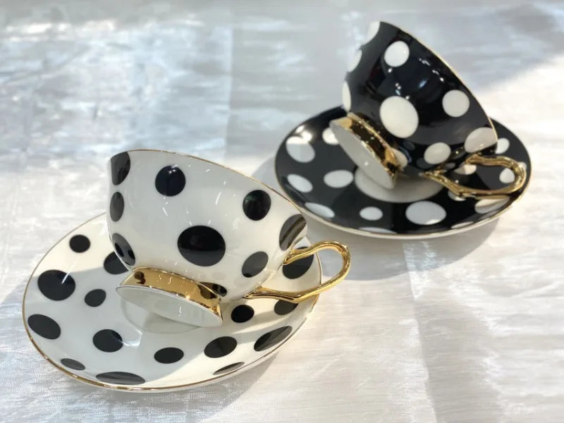 Duo de Tasses à Café Rétro avec Soucoupes 220ml