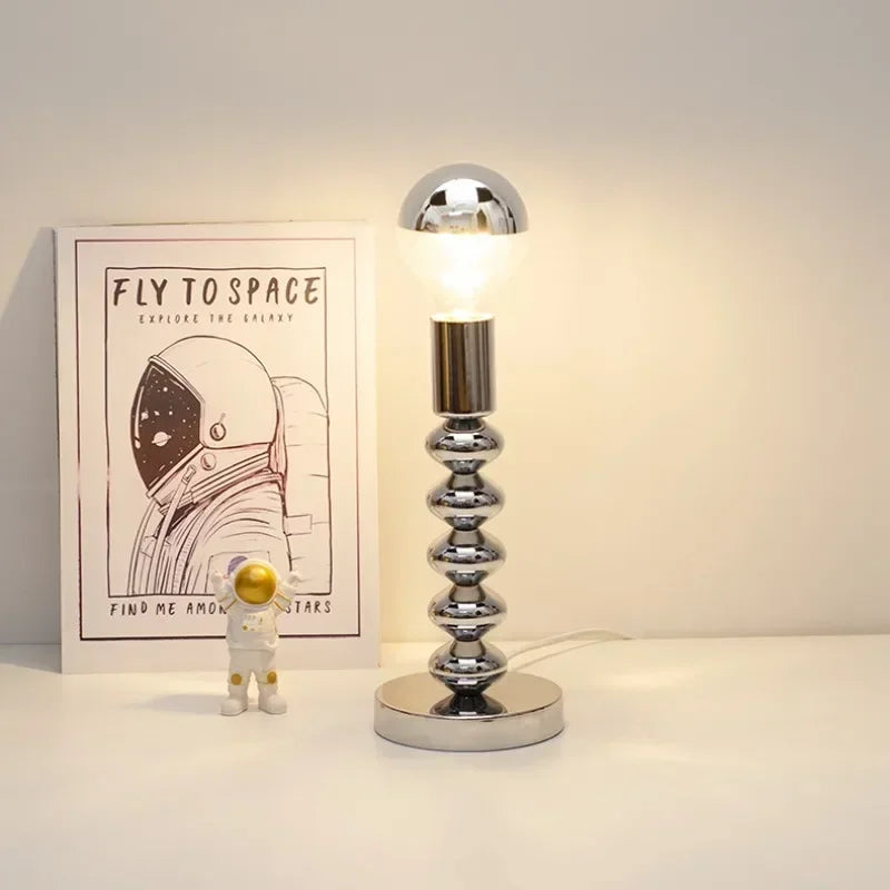 Lampe de Table Bauhaus - Métal Chromé et LED
