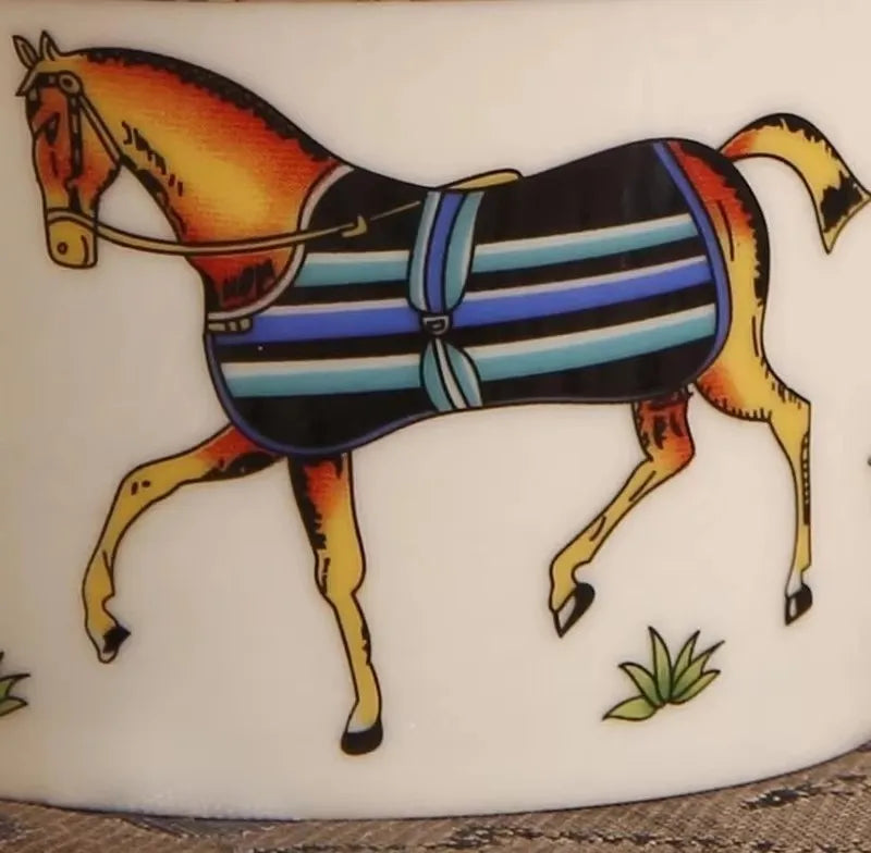 Tasse à Café Porcelaine Motif Cheval Contour Doré