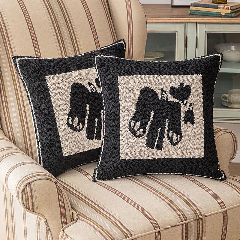 Housse de Coussin Brodée Motif Géométrique Abstrait Beige Noir