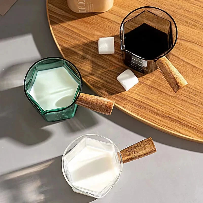 Pichet Doseur en Verre pour Lait et Café Poignée Bois