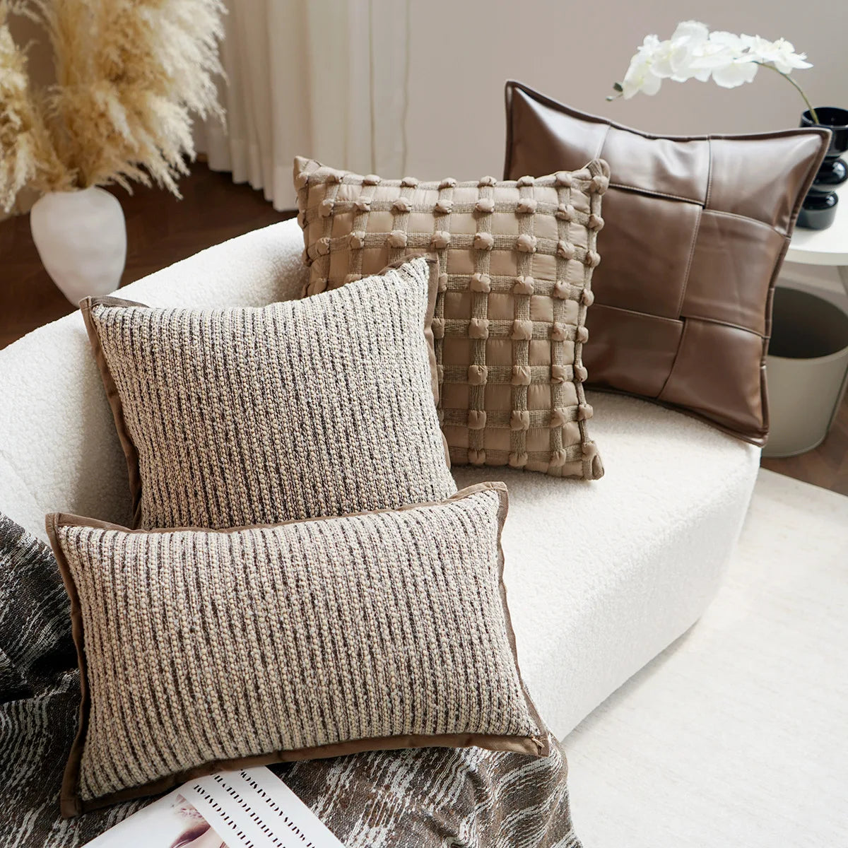 Housse de Coussin Cuir Tissé Brun Maillard Style Boho Vintage