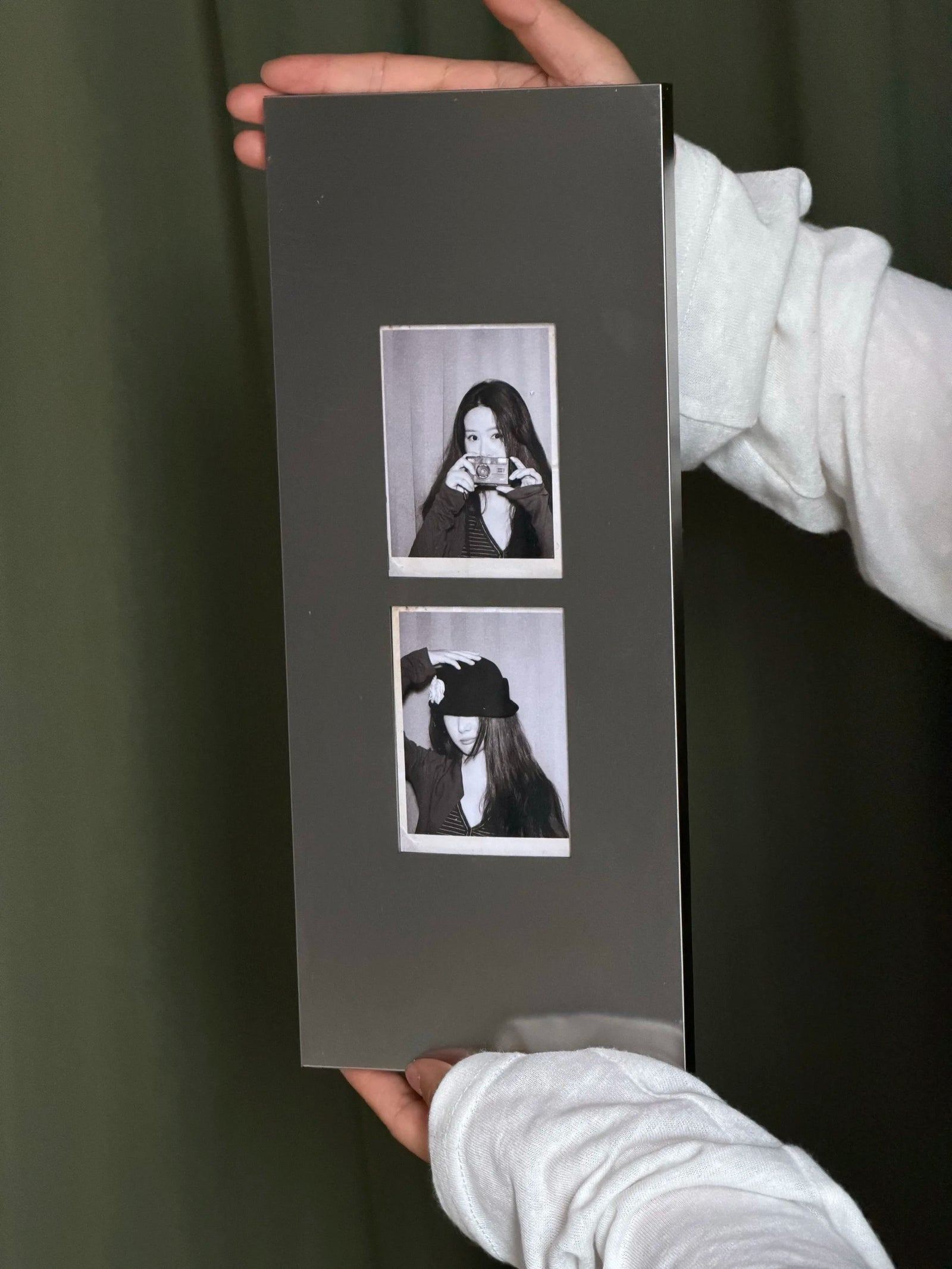 Bauhaus Photo Frame – Four-Panel Metal Wall Art
