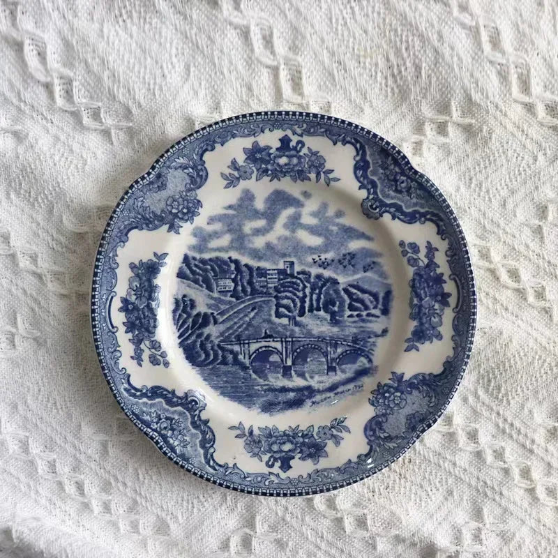 Assiette en Céramique Motif Château Bleu Palace