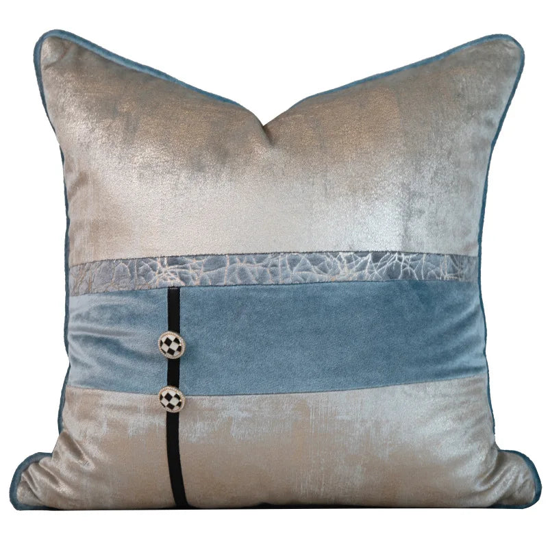 Housse de Coussin Lombaire Effet Python avec Pompon Art Déco