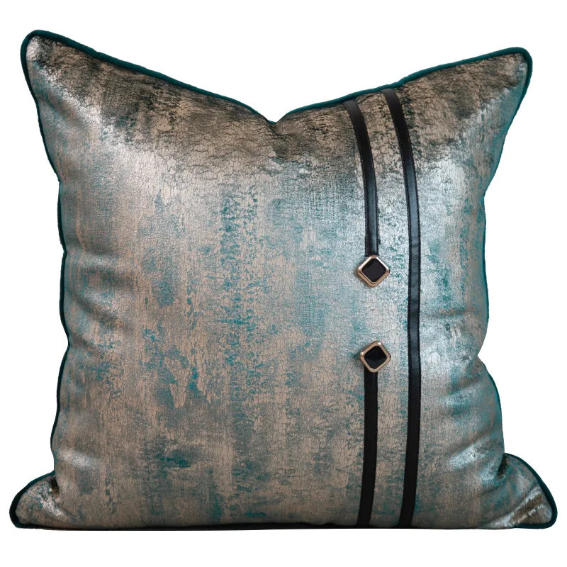 Housse de Coussin Lombaire Effet Python avec Pompon Art Déco