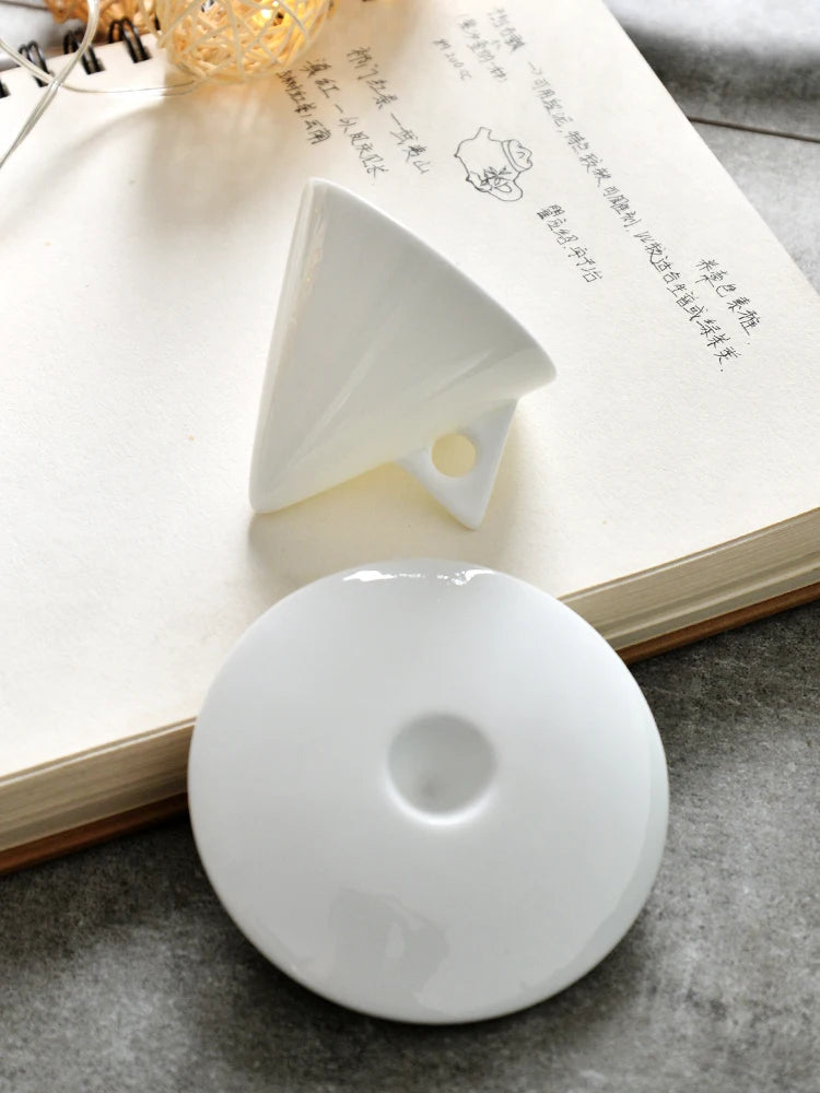 Tasse et Soucoupe en Porcelaine Fine Blanche Style Anglais