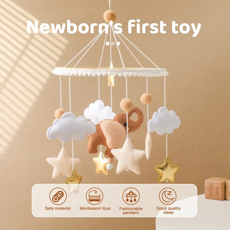 Mobile Musical en Bois et Feutrine pour Berceau