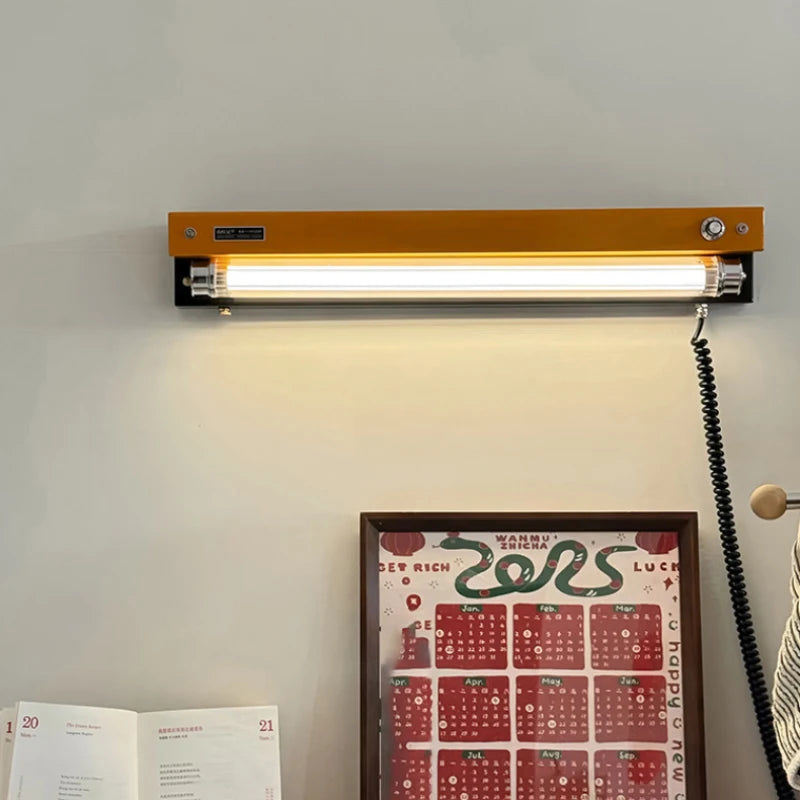 Applique Murale LED Design Tube Acrylique Orange et Noir