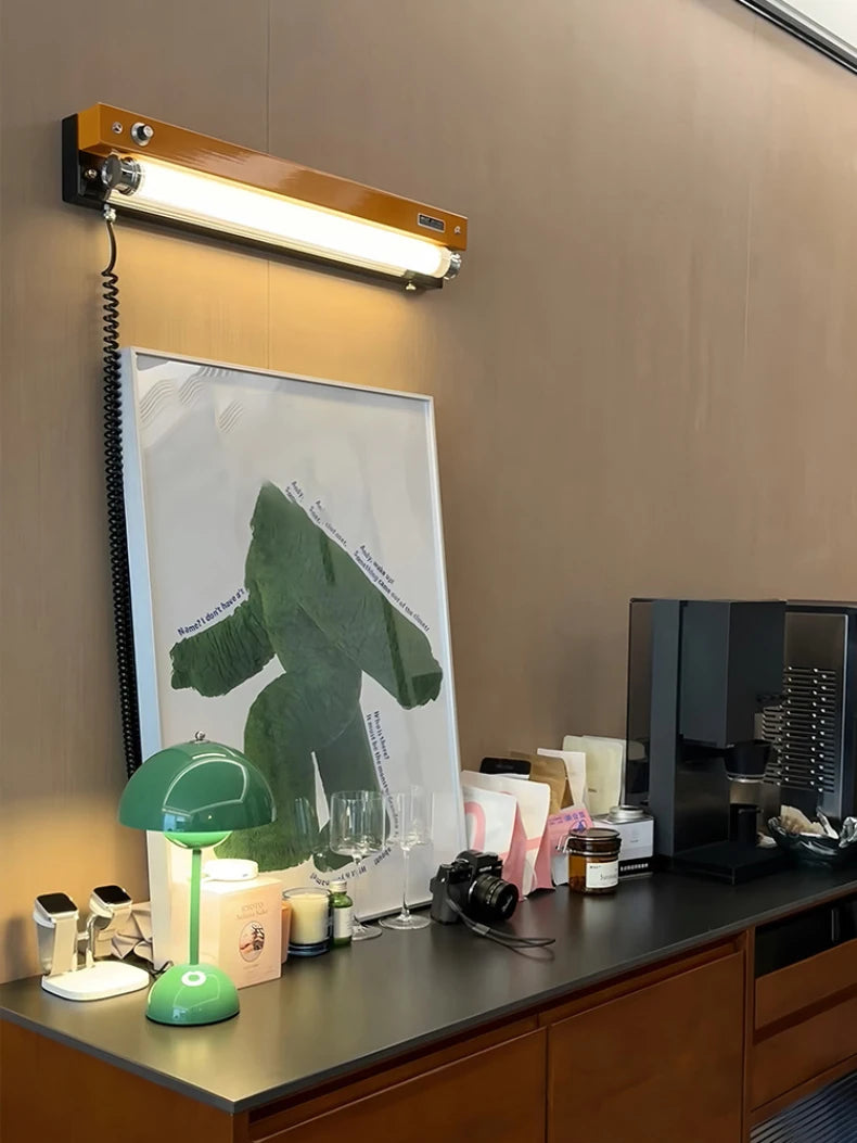 Applique Murale LED Design Tube Acrylique Orange et Noir