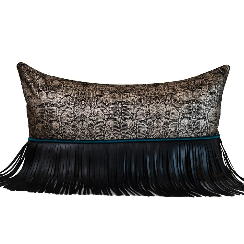 Housse de Coussin Lombaire Effet Python avec Pompon Art Déco