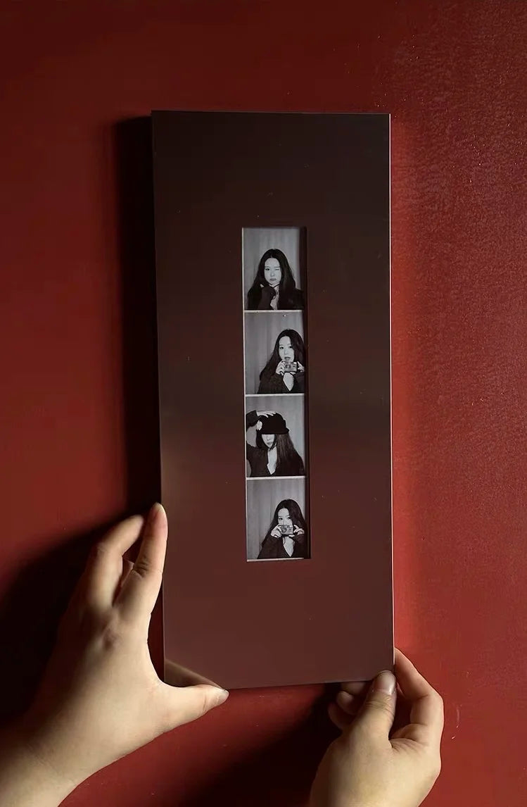 Bauhaus Photo Frame – Four-Panel Metal Wall Art