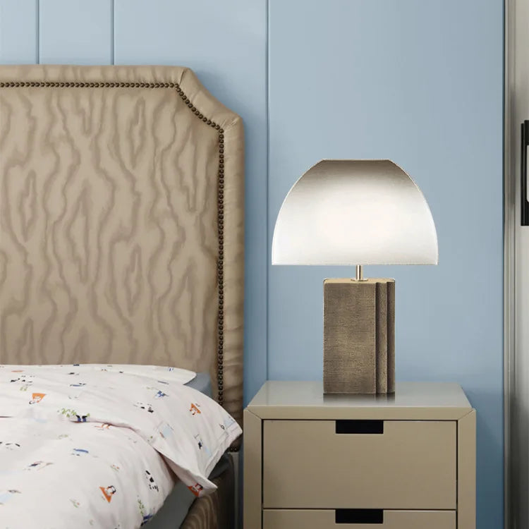 Sculptural Table Lamp – Postmodern Metal Base Light