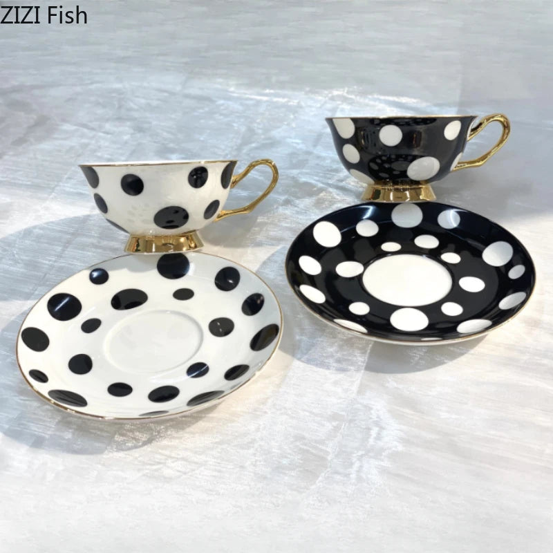 Duo de Tasses à Café Rétro avec Soucoupes 220ml