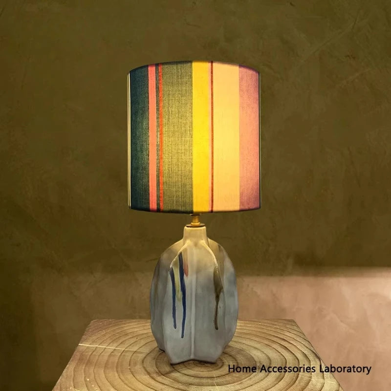 Lampe de Table en Céramique et Tissu - Ambiance Vintage