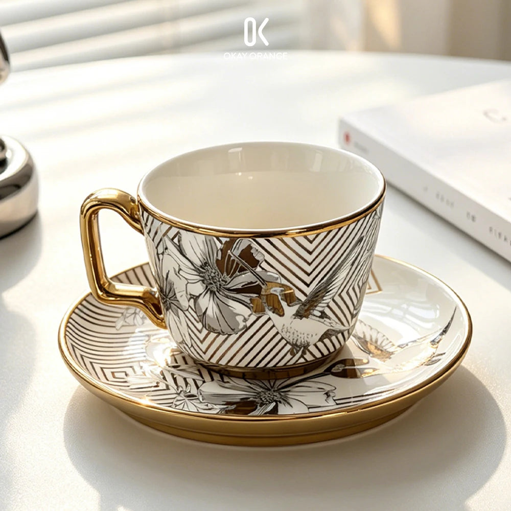 Tasse à Café Vintage Porcelaine Motif Fleurs et Oiseaux