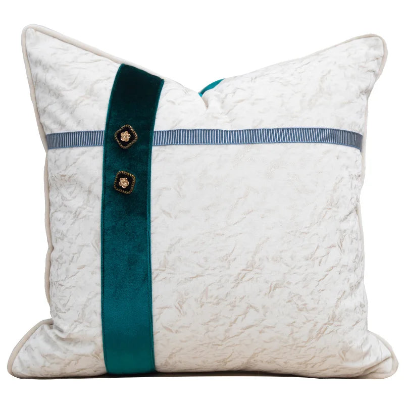 Housse de Coussin Lombaire Effet Python avec Pompon Art Déco