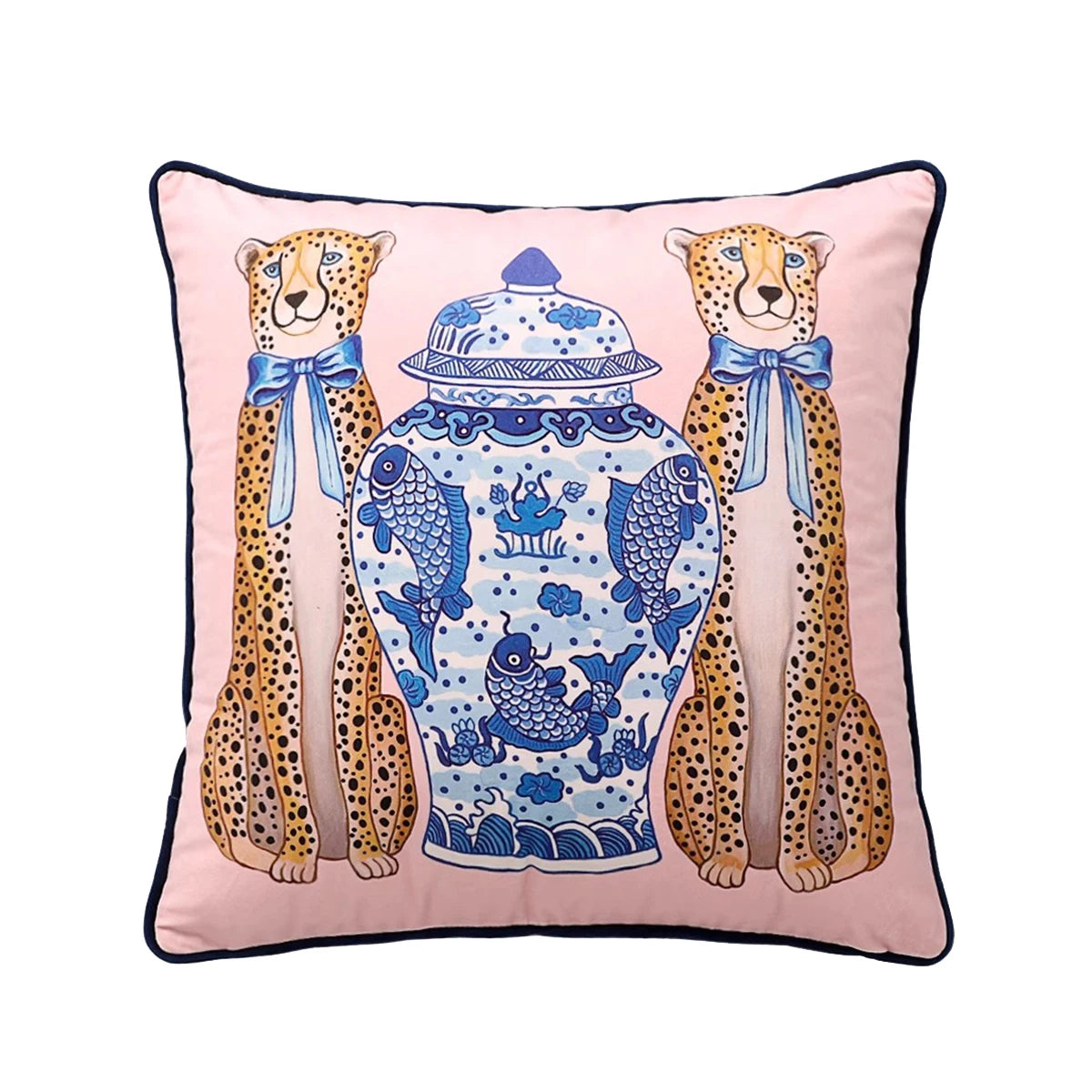Housse de Coussin Velours Motif Léopard à Pompons