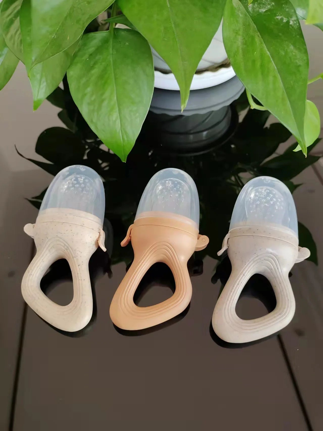 Grignoteuse en Silicone pour Bébé avec Couvercle