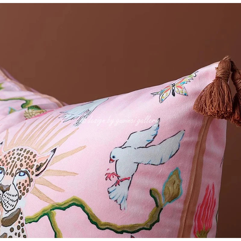 Housse de Coussin Velours Motif Léopard à Pompons