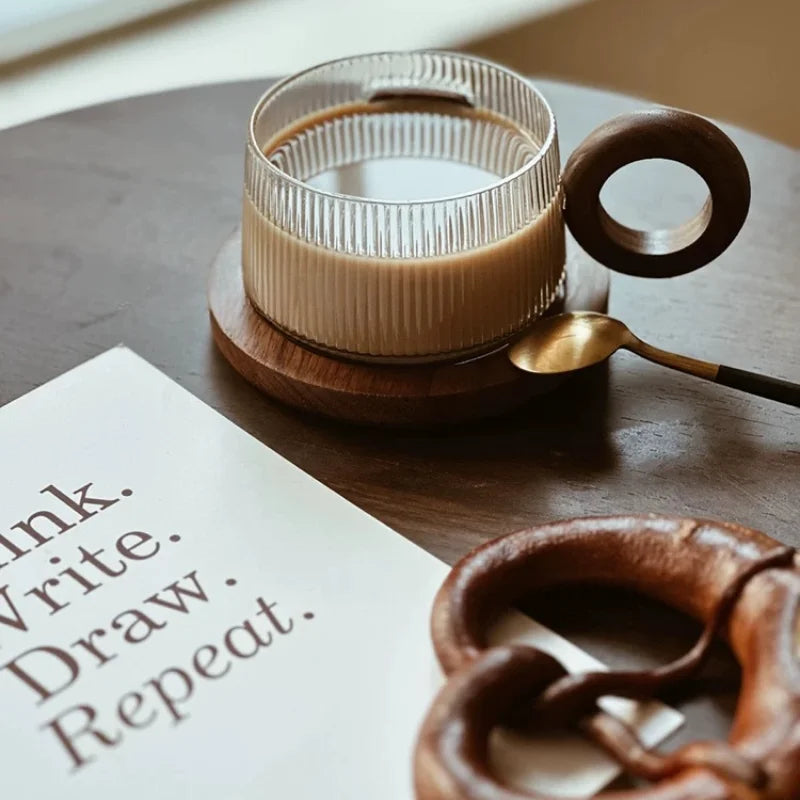 Tasse en Verre avec Poignée en Bois de Noyer