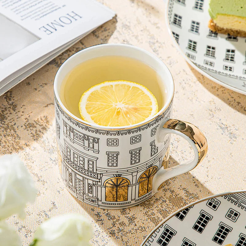 Tasse à Café Européenne Peinte Dorée avec Soucoupe