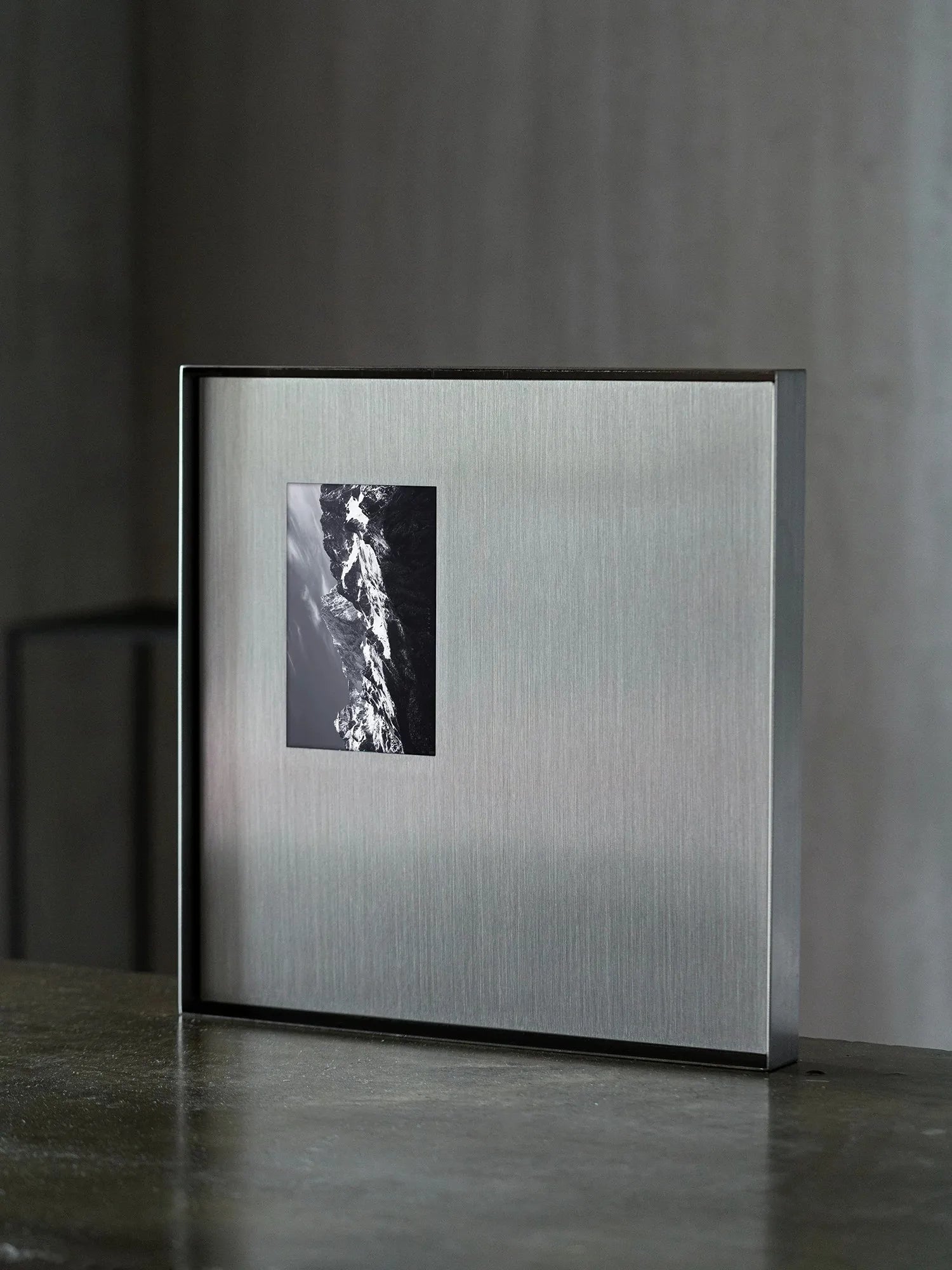 Matte Silver Picture Frame – Wall-Mounted Square Photo Frame, 35x35cm