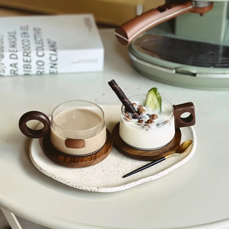 Tasse en Verre avec Poignée en Bois de Noyer