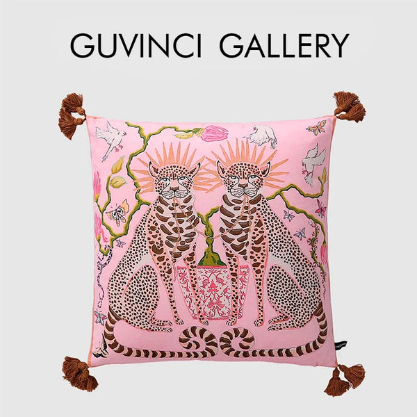 Housse de Coussin Velours Motif Léopard à Pompons