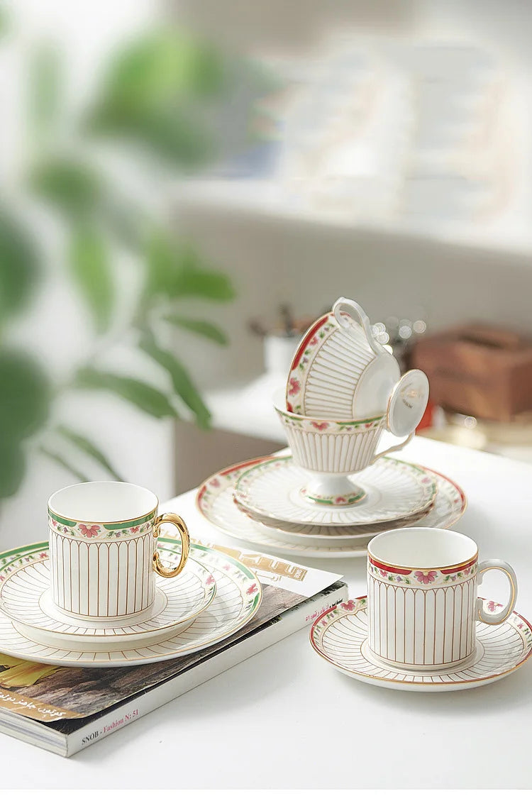 Tasse à Café Céramique Rayures Dorées Classiques