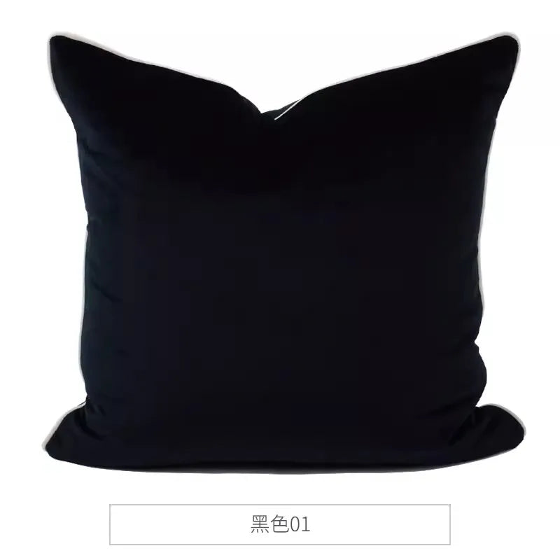 Housse de Coussin Velours Motif Léopard à Pompons