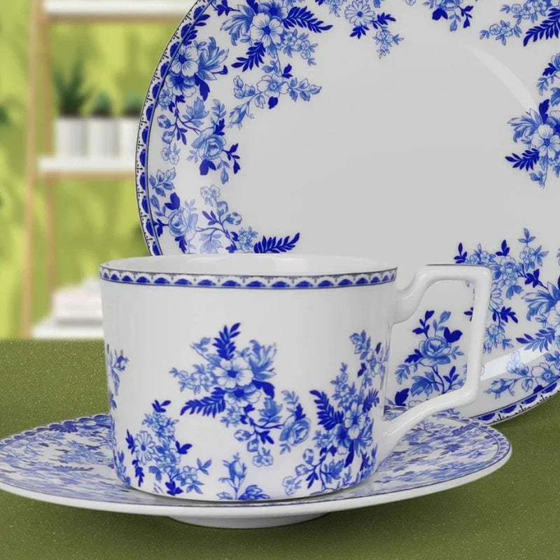 Assiette en Porcelaine Bleu et Blanc Style Vintage