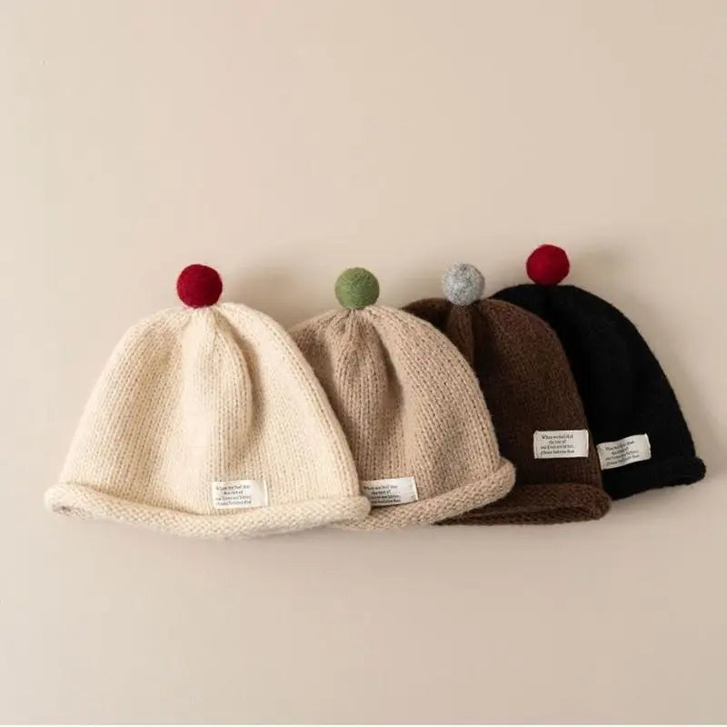 Bonnet Bébé Tricoté à Pompon