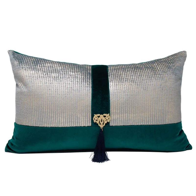 Housse de Coussin Lombaire Effet Python avec Pompon Art Déco