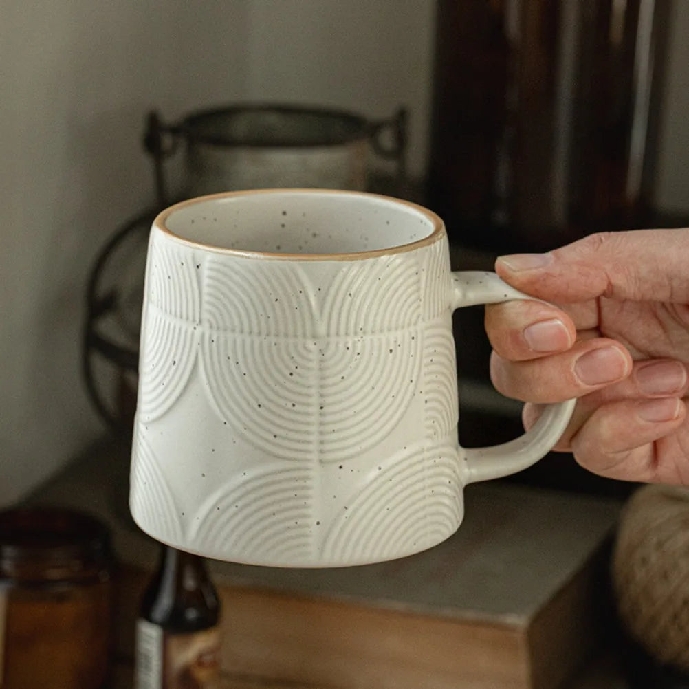 Tasse Sculptée Céramique Glaçure Sésame avec Couvercle et Cuillère