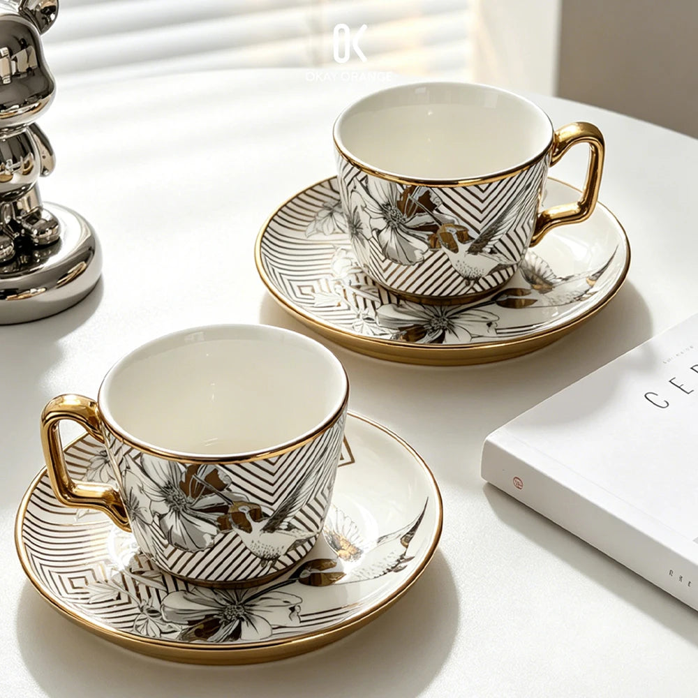 Tasse à Café Vintage Porcelaine Motif Fleurs et Oiseaux