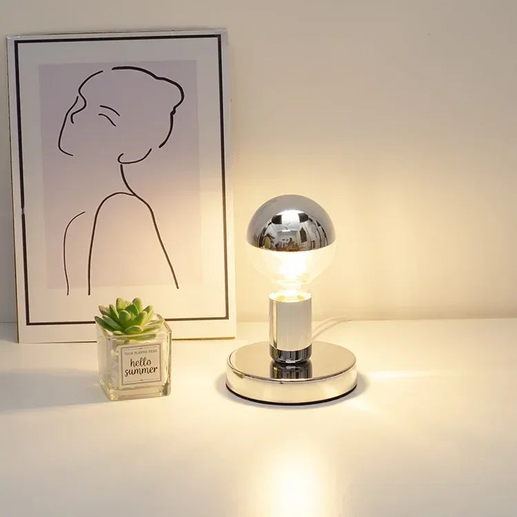 Lampe de Table Bauhaus - Métal Chromé et LED