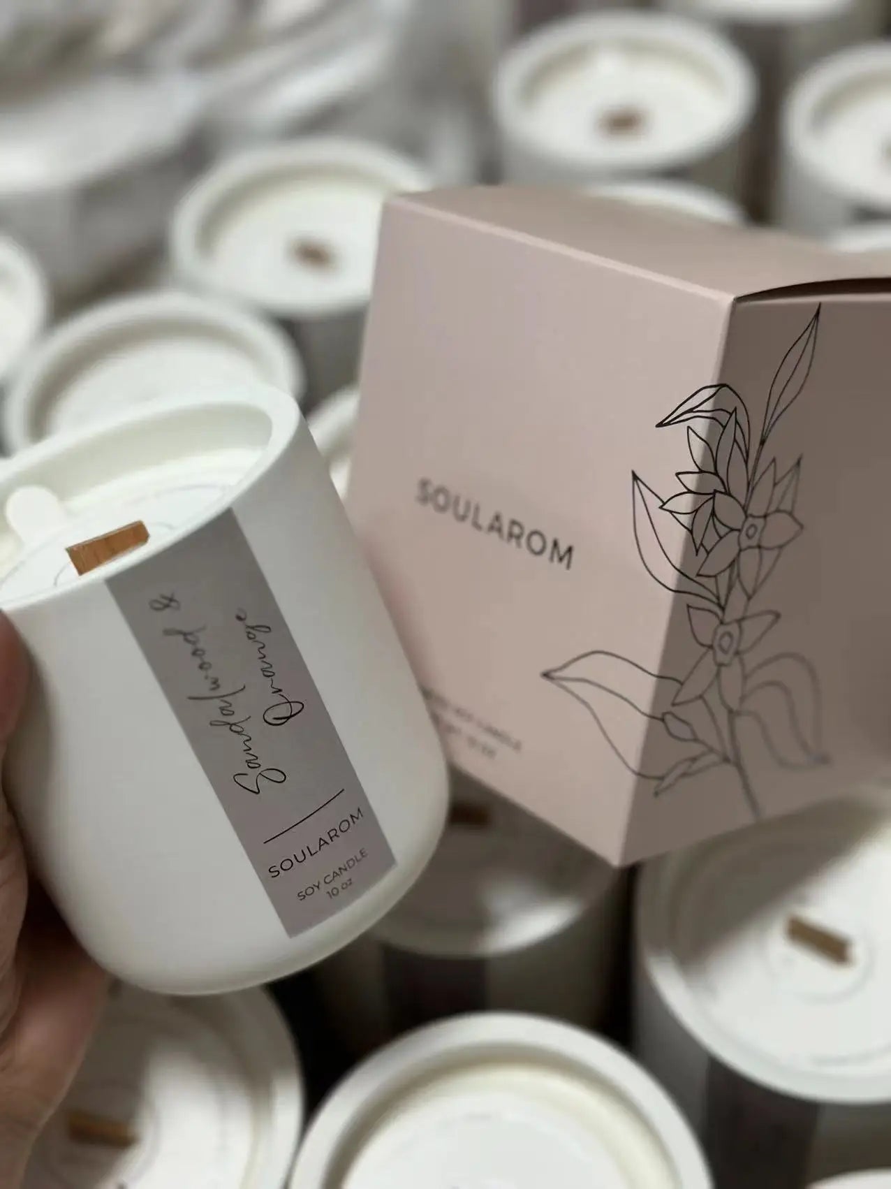 Bougie Parfumée en Pot de Céramique - Cire Végétale et Mèche en Bois