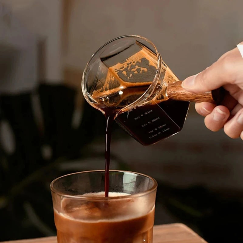 Pichet Doseur en Verre pour Lait et Café Poignée Bois