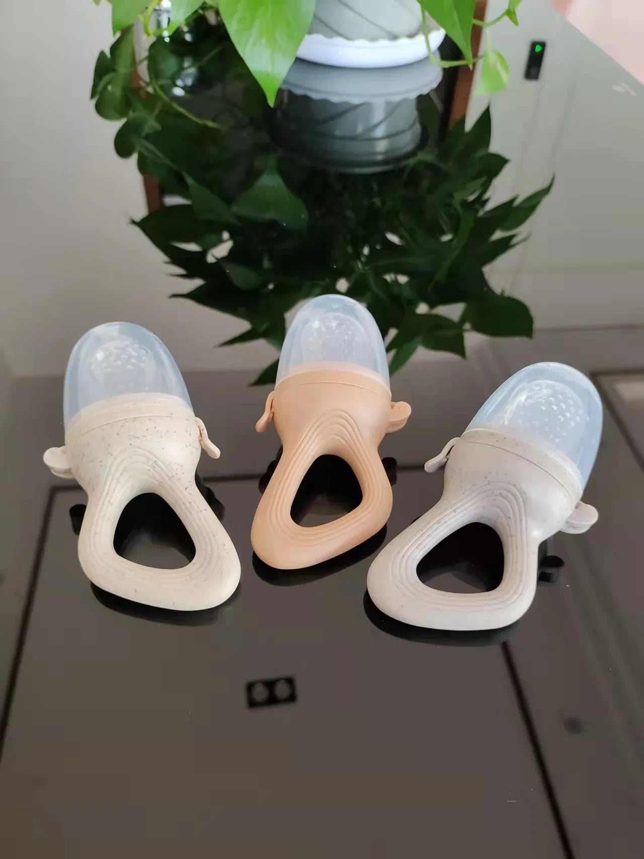 Grignoteuse en Silicone pour Bébé avec Couvercle