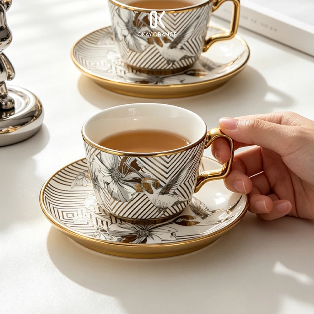 Tasse à Café Vintage Porcelaine Motif Fleurs et Oiseaux