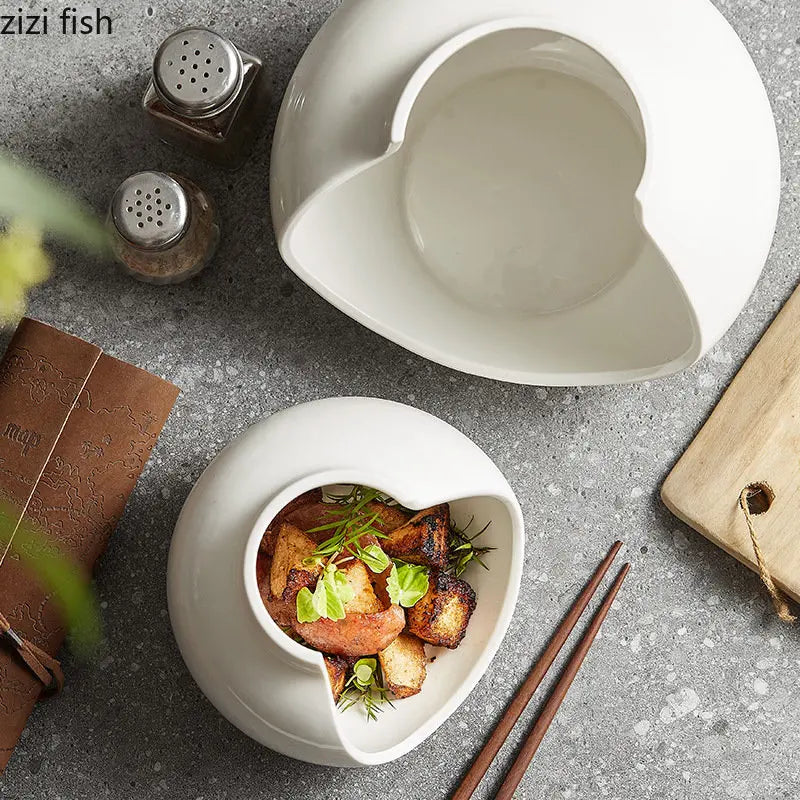 Assiette en Céramique Forme Vase Design Créatif