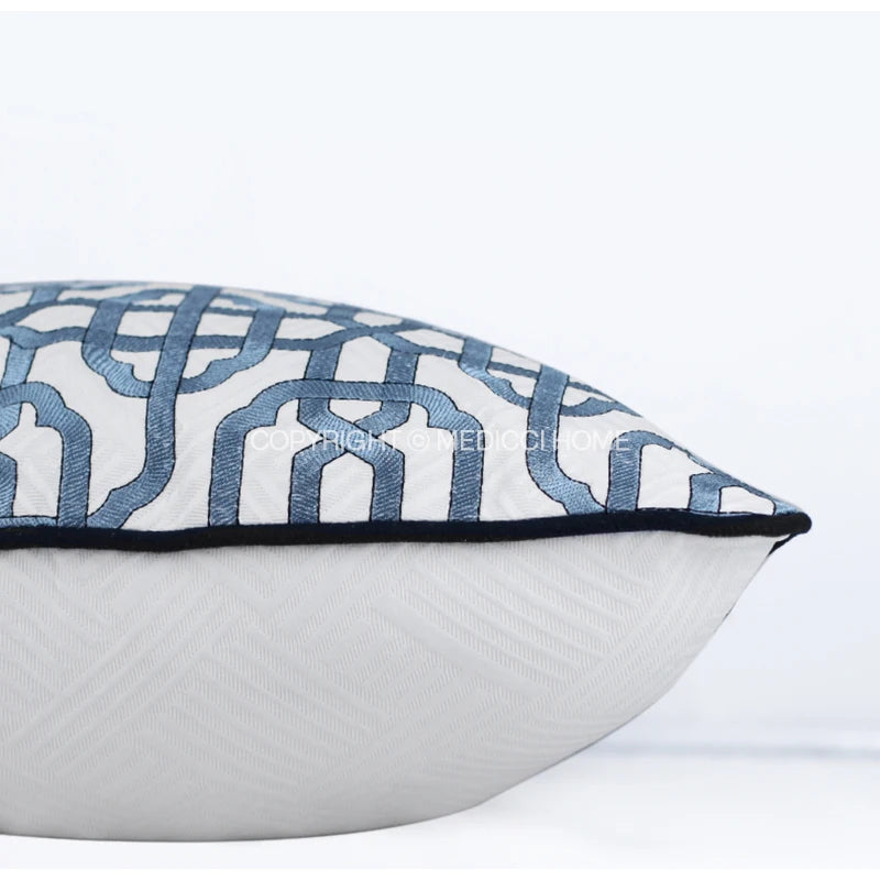Housse de Coussin Brodée Motif Marocain Bleu Indigo